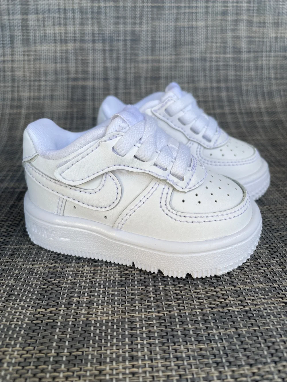 Nike Force 1 Low EasyOn Baby Sneakers All-White Infant Shoes size 2